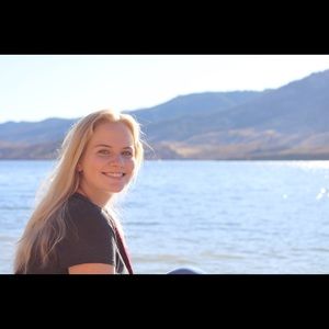 Meet your Posher, Julia